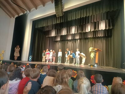 Kinder auf der Bühne